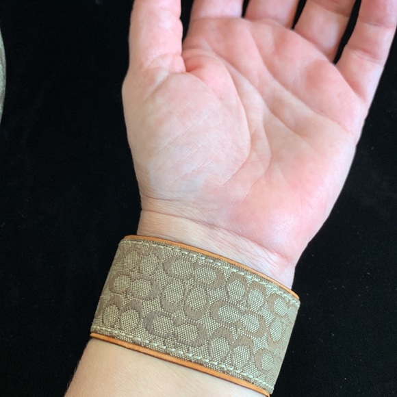 Coach Bracelet - Picture 8 of 13